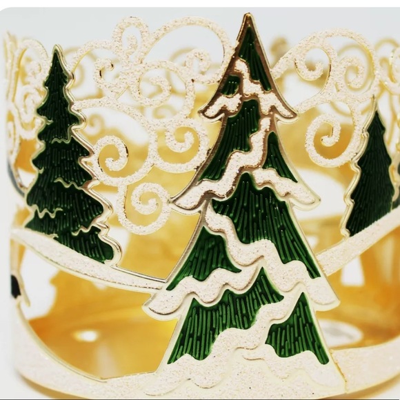 Bath & Body Works Candle Holder Christmas Holiday Polar Bear Sleeve - Picture 2 of 7